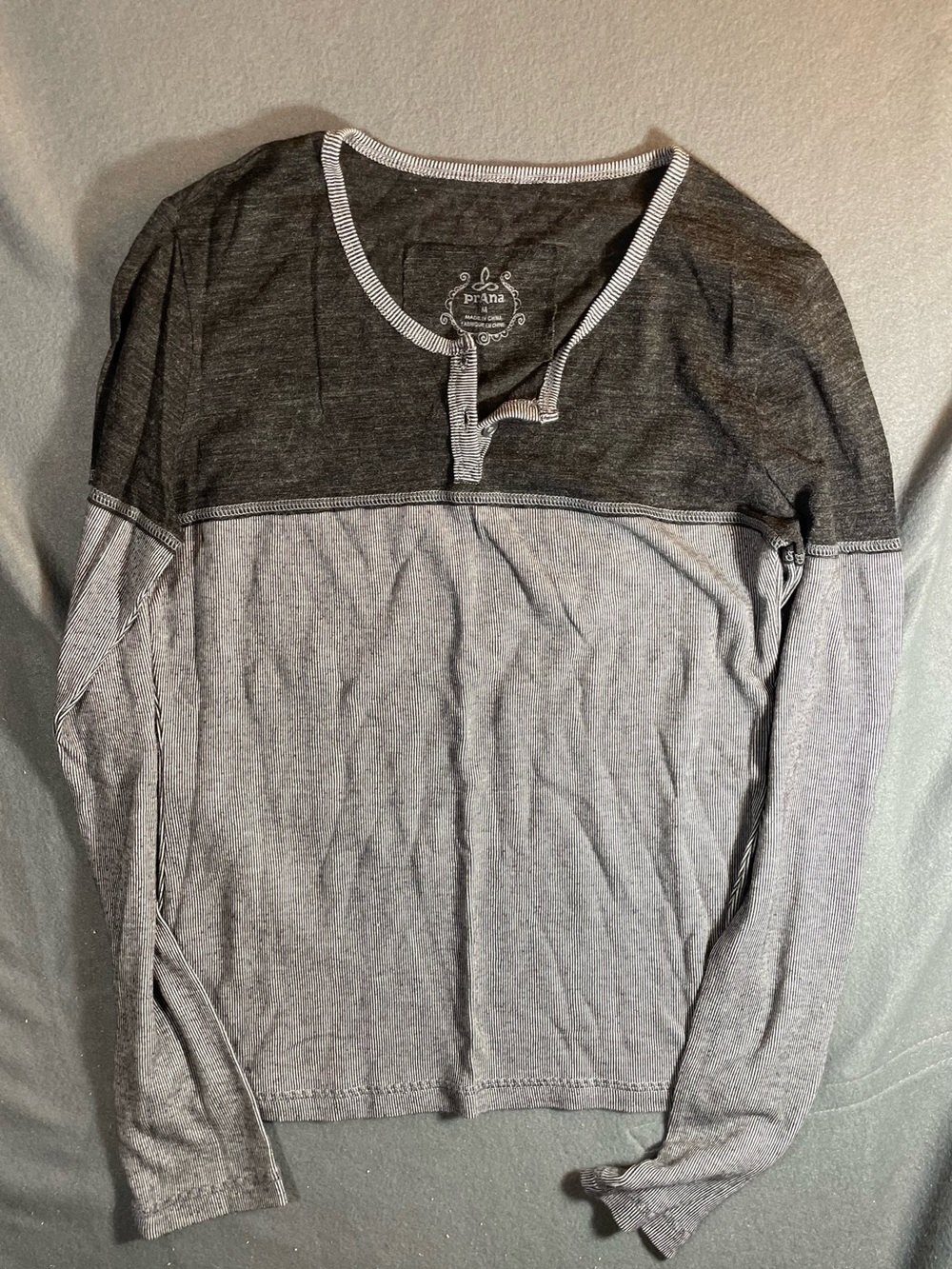 prAna Women’s Colorblock Striped Long Sleeve Henley Shirt Size Medium